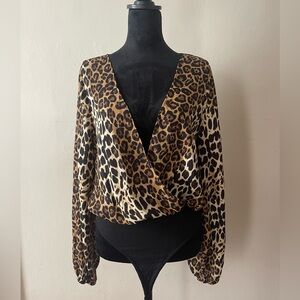 Fashion Nova Leopard Print Bodysuit, elastic band cuff, size Lg. like new